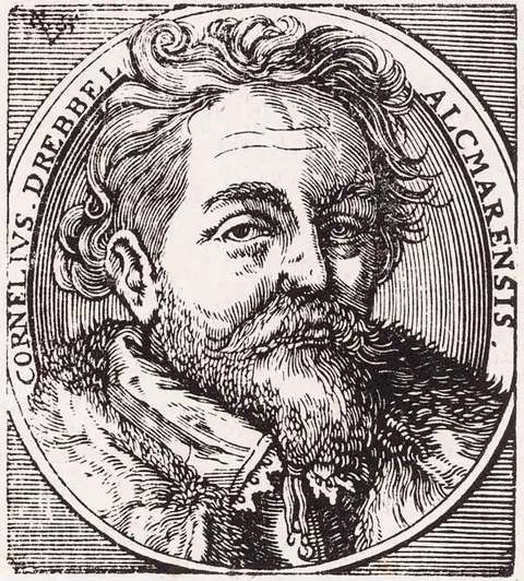 Portrait gravé en noir et blanc d’un homme barbu aux cheveux bouclés, col de fourrure, dans un ovale ; sur le pourtour figurent les mots Cornelius Drebbel Alcmarensis.